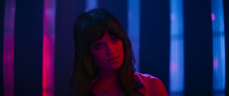 “Her Private Hell” Teaser: Sophie Thatcher & Charles Melton Face a City Consumed by Terror