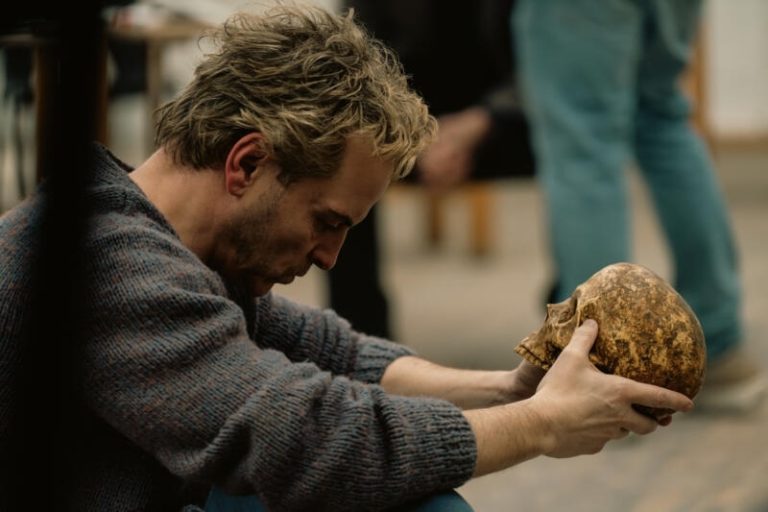 “Elsinore Trailer: Andrew Scott Leads Powerful True Story of Ian Charleson”